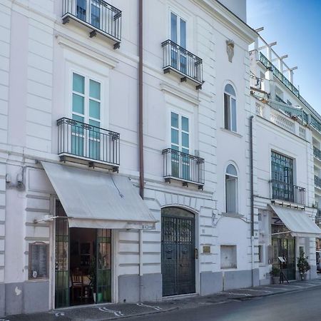 "White Mermaid" - Sorrento Downtown Sea View Apartment エクステリア 写真