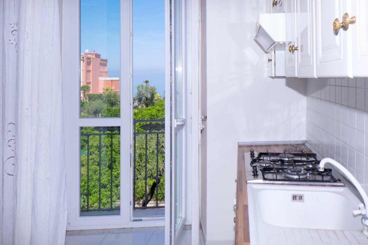 "White Mermaid" - Sorrento Downtown Sea View Apartment エクステリア 写真